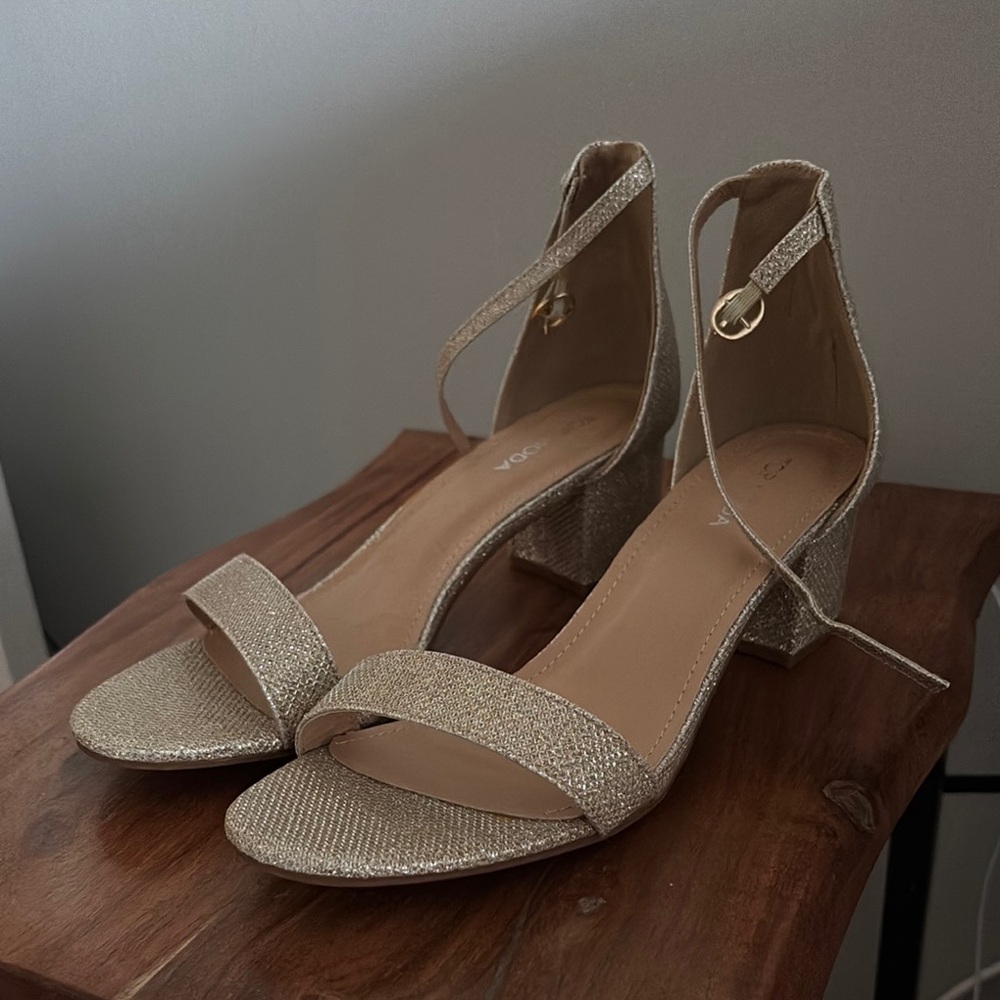 Elegant Gold Women's Heels